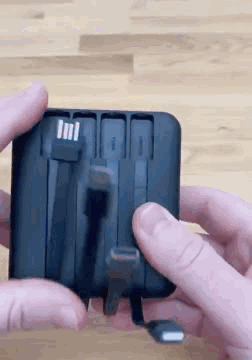 Baterie Portabilă cu Cabluri Integrate